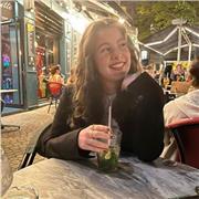 Professeur particulier donne cours à un collégien ou lycéen